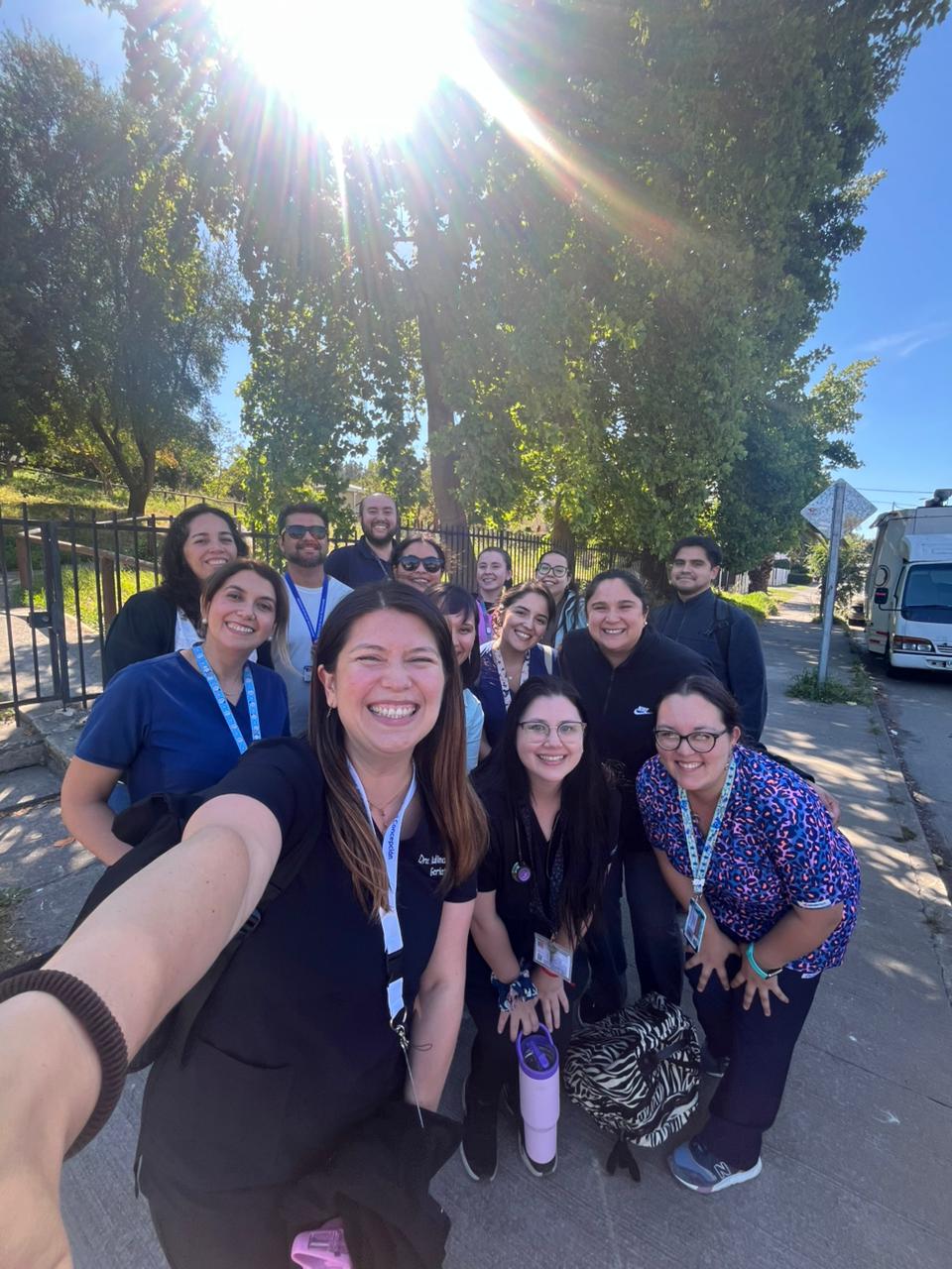 Socias participan en operativo geriátrico de atención a personas damnificadas por incendios en el sur