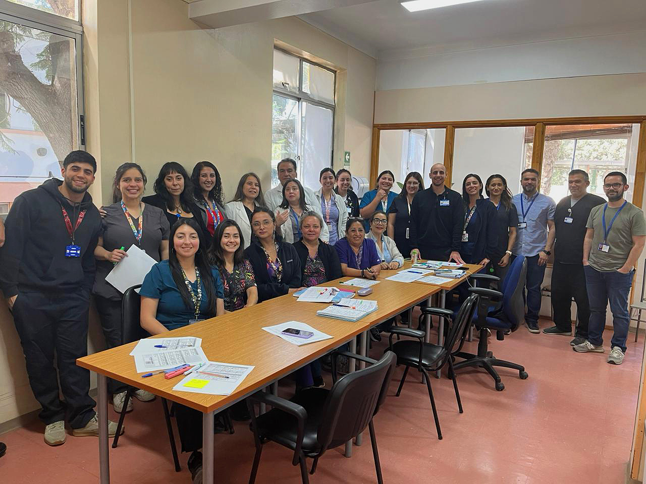 Socia lidera innovador modelo de oncogeriatría en Hospital de Limache