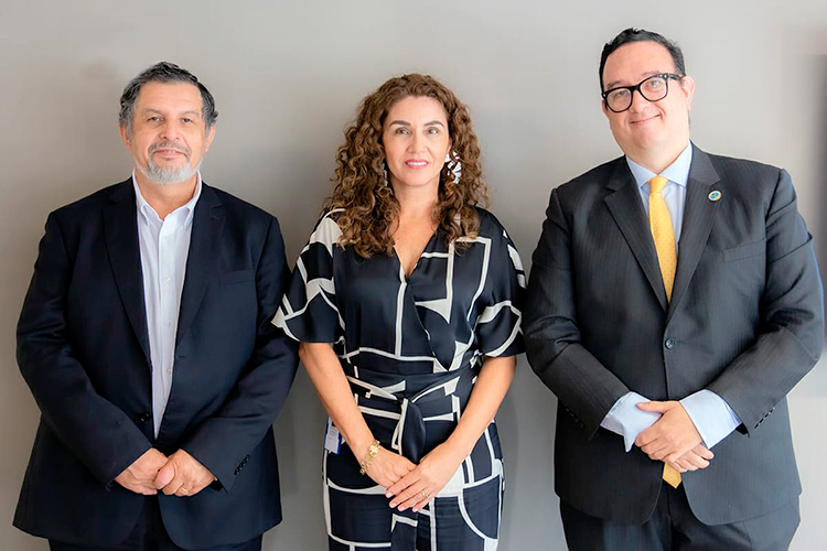 Directivos de SGGCh y SENAMA sostienen positiva reunión de trabajo