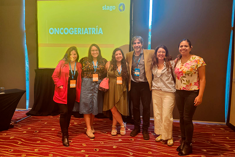 Activa participación de socios en jornada de oncogeriatría